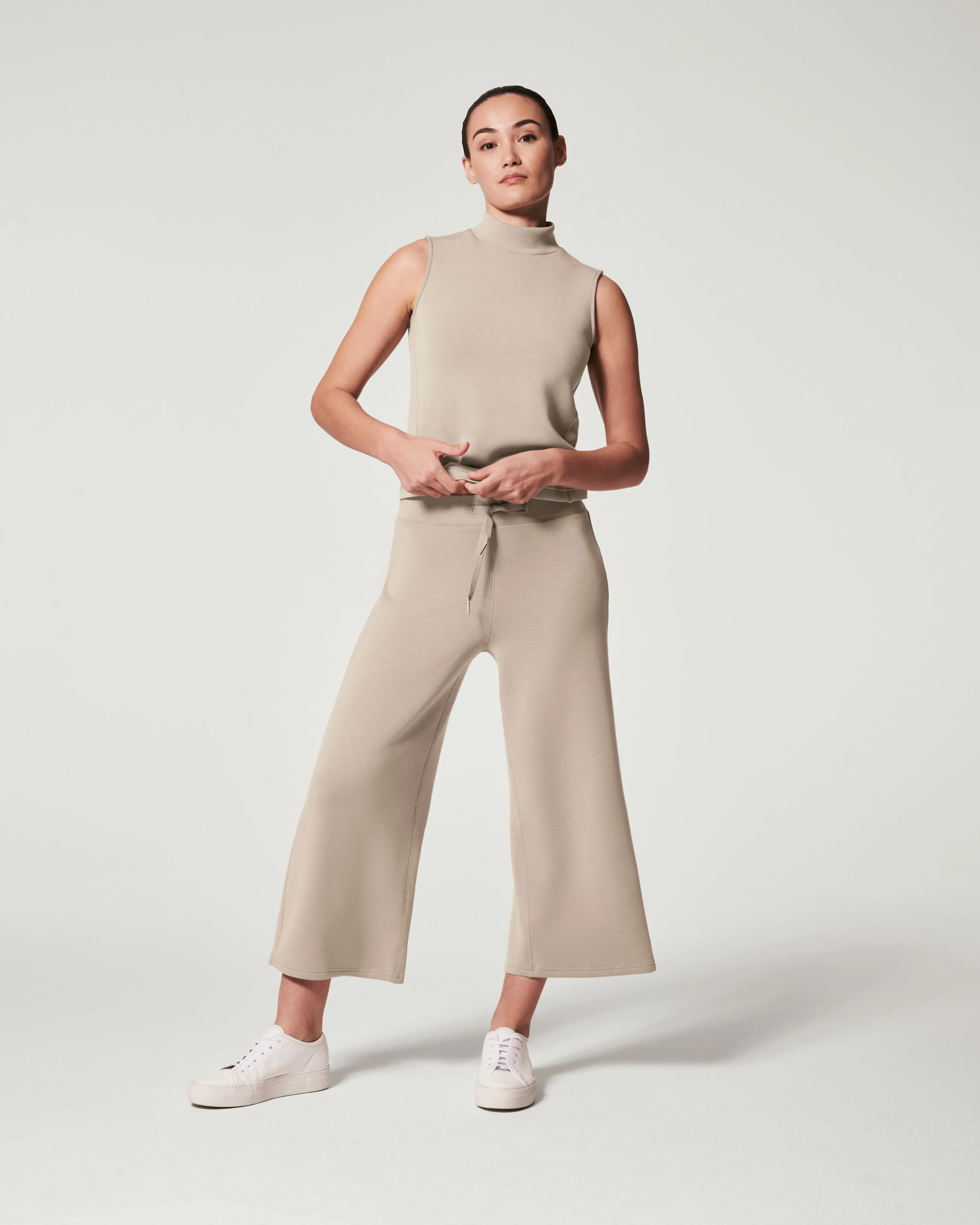 AirEssentials Cropped Wide Leg Pant