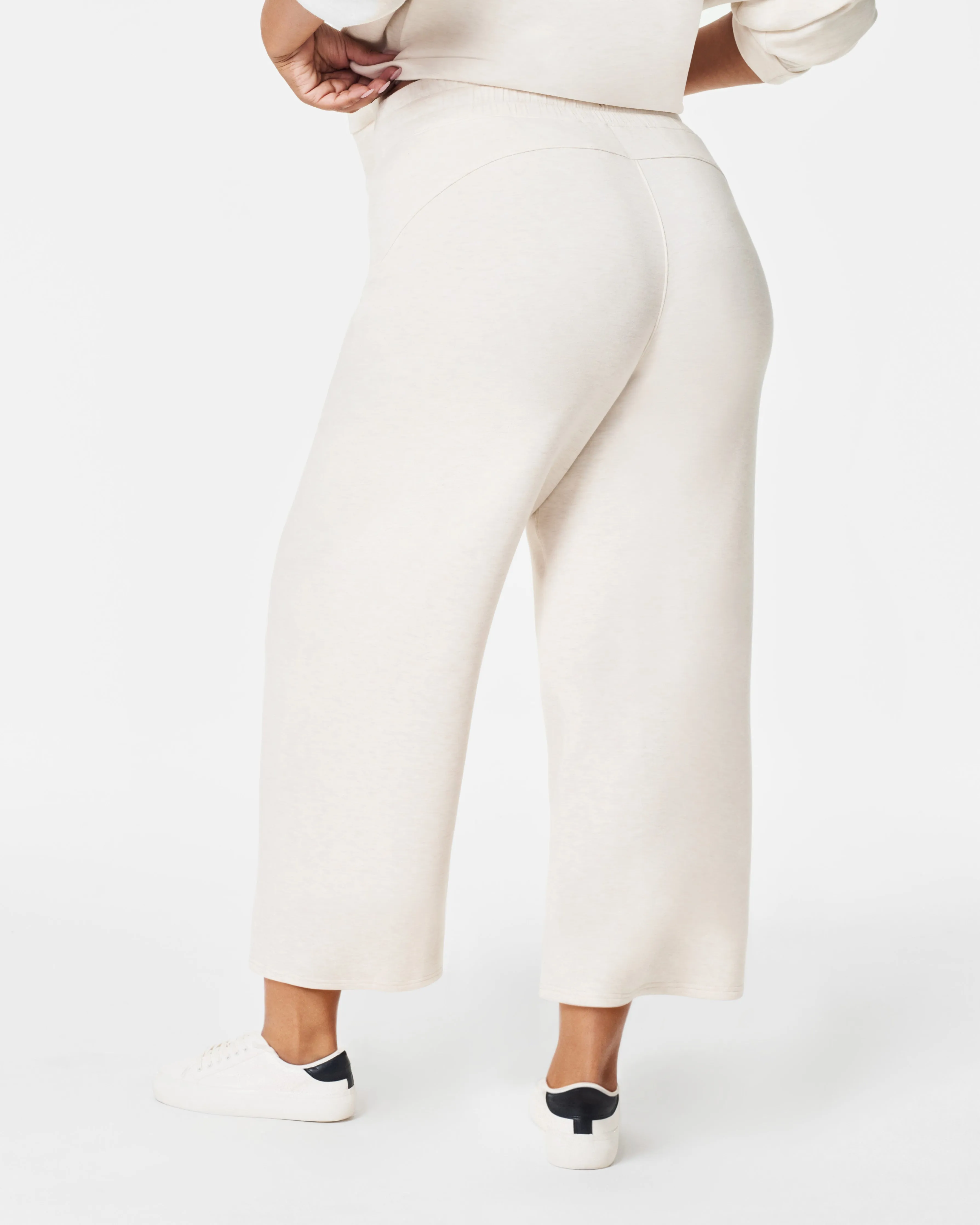 AirEssentials Cropped Wide Leg Pant