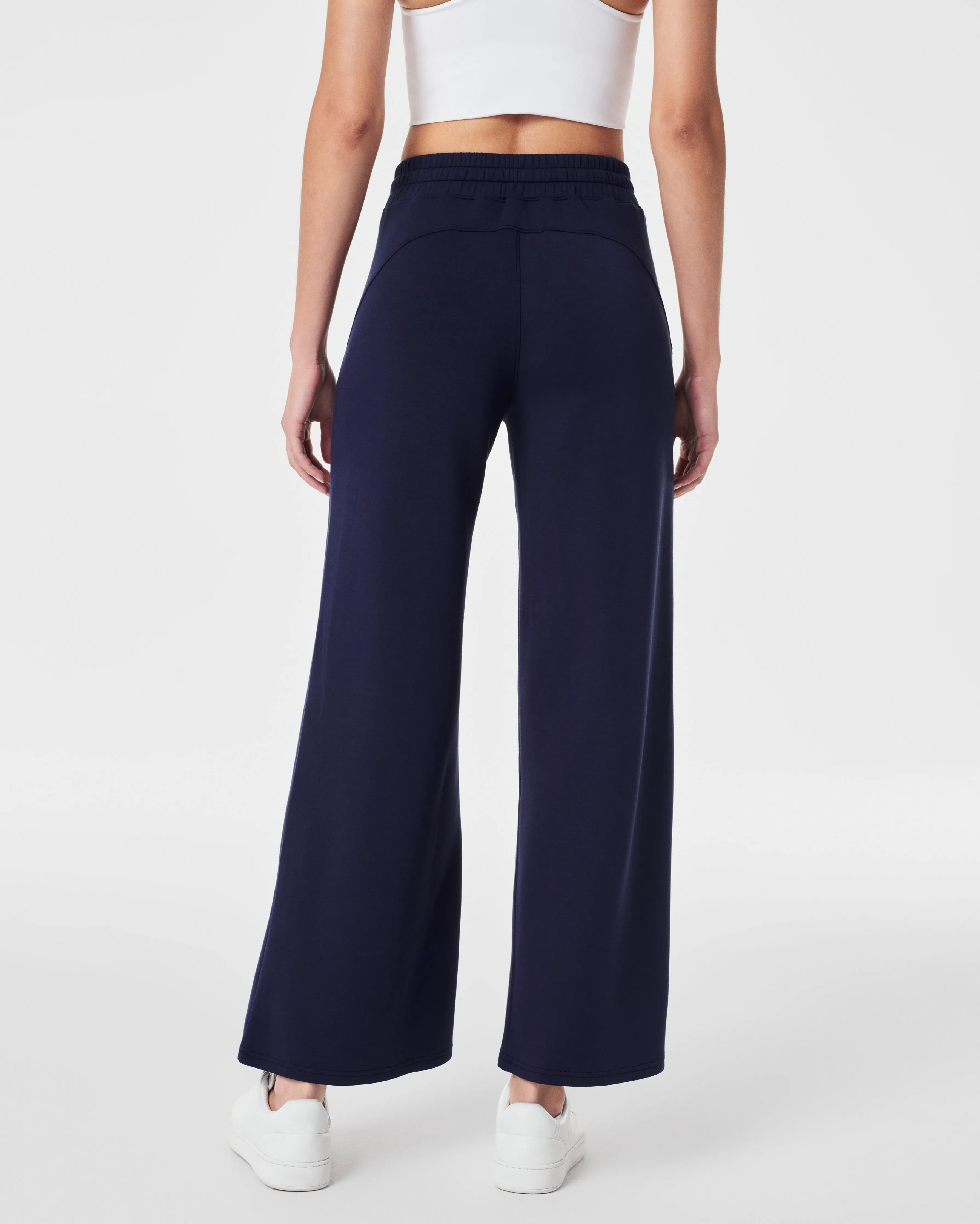 AirEssentials Cropped Wide Leg Pant