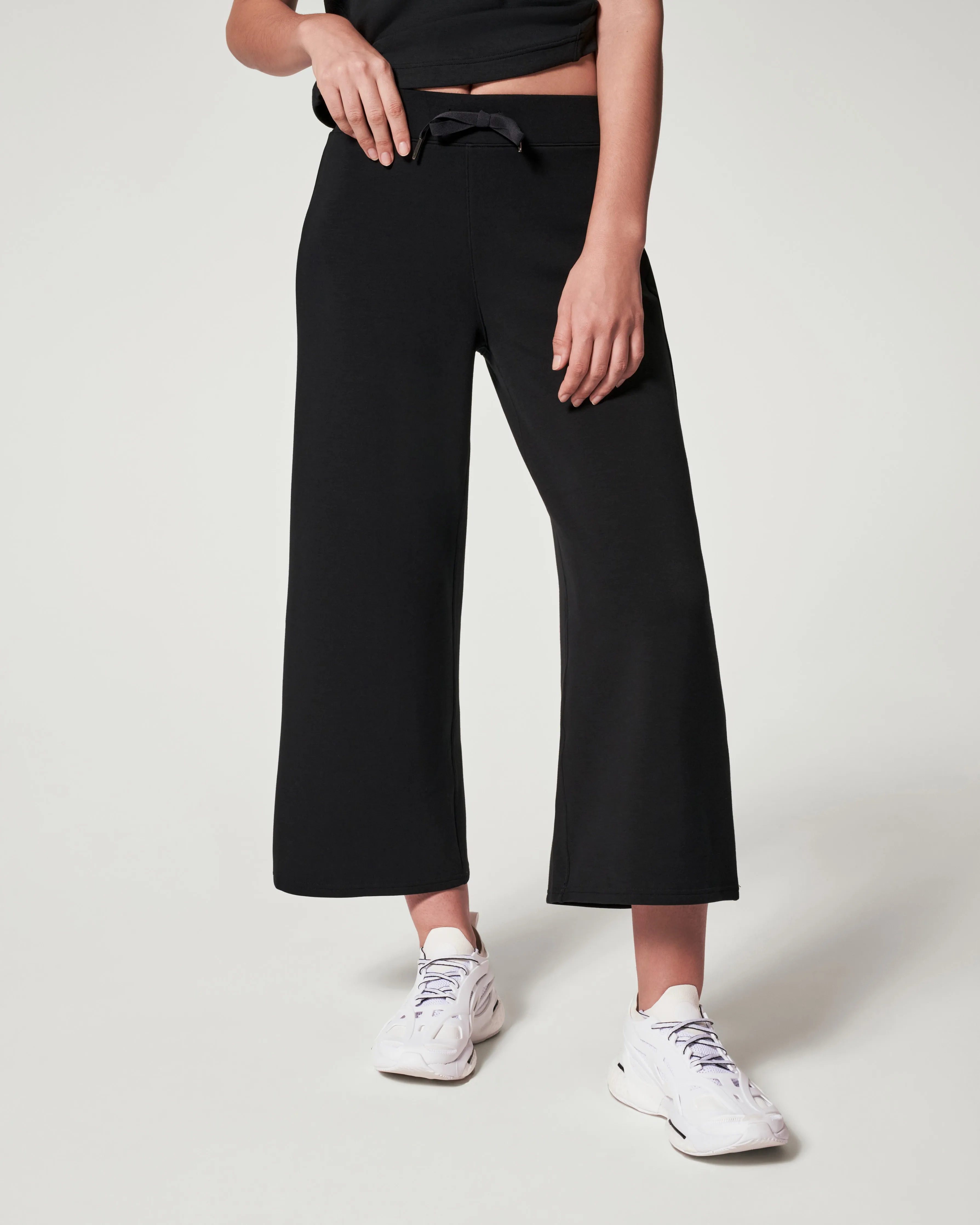 AirEssentials Cropped Wide Leg Pant