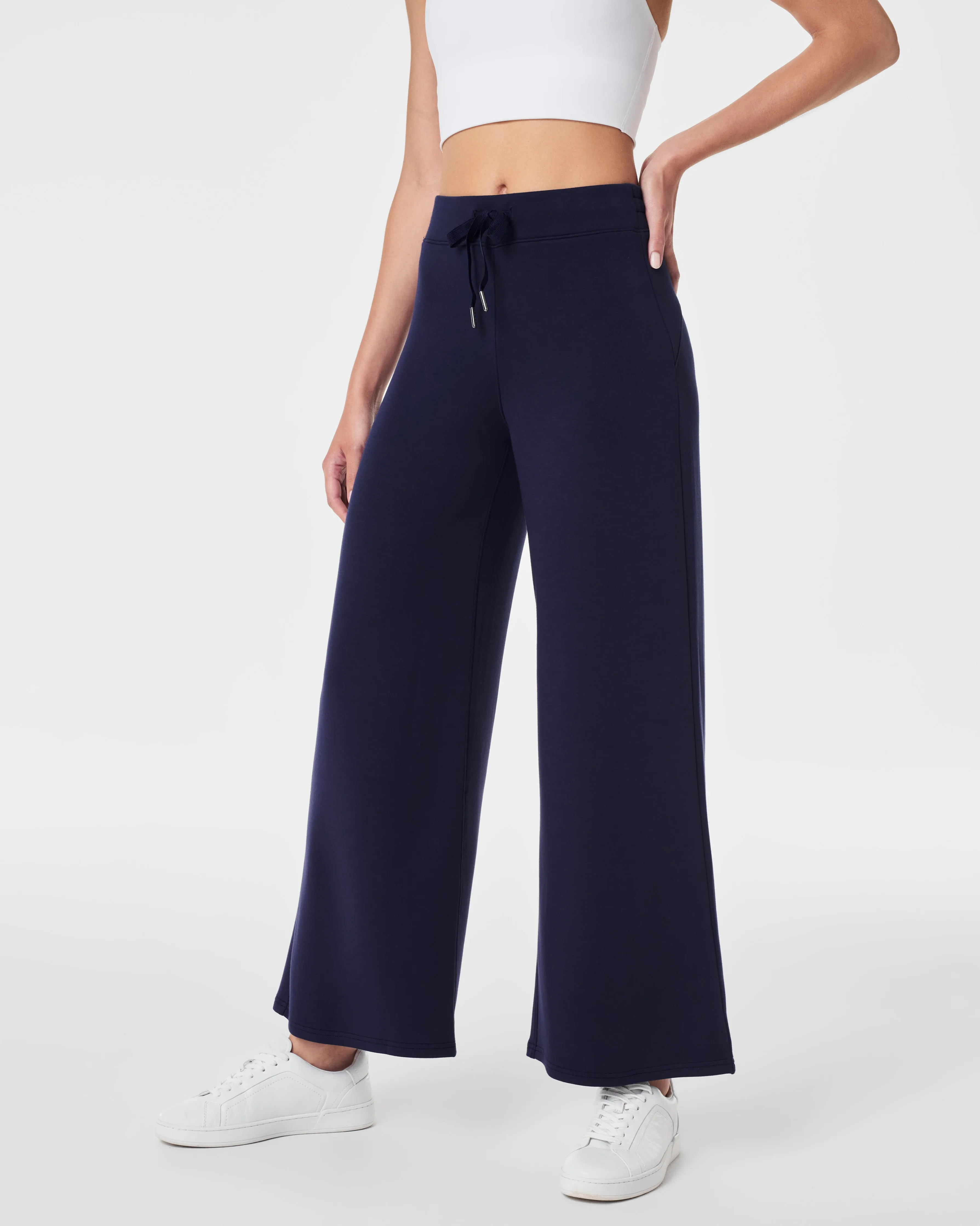 AirEssentials Cropped Wide Leg Pant