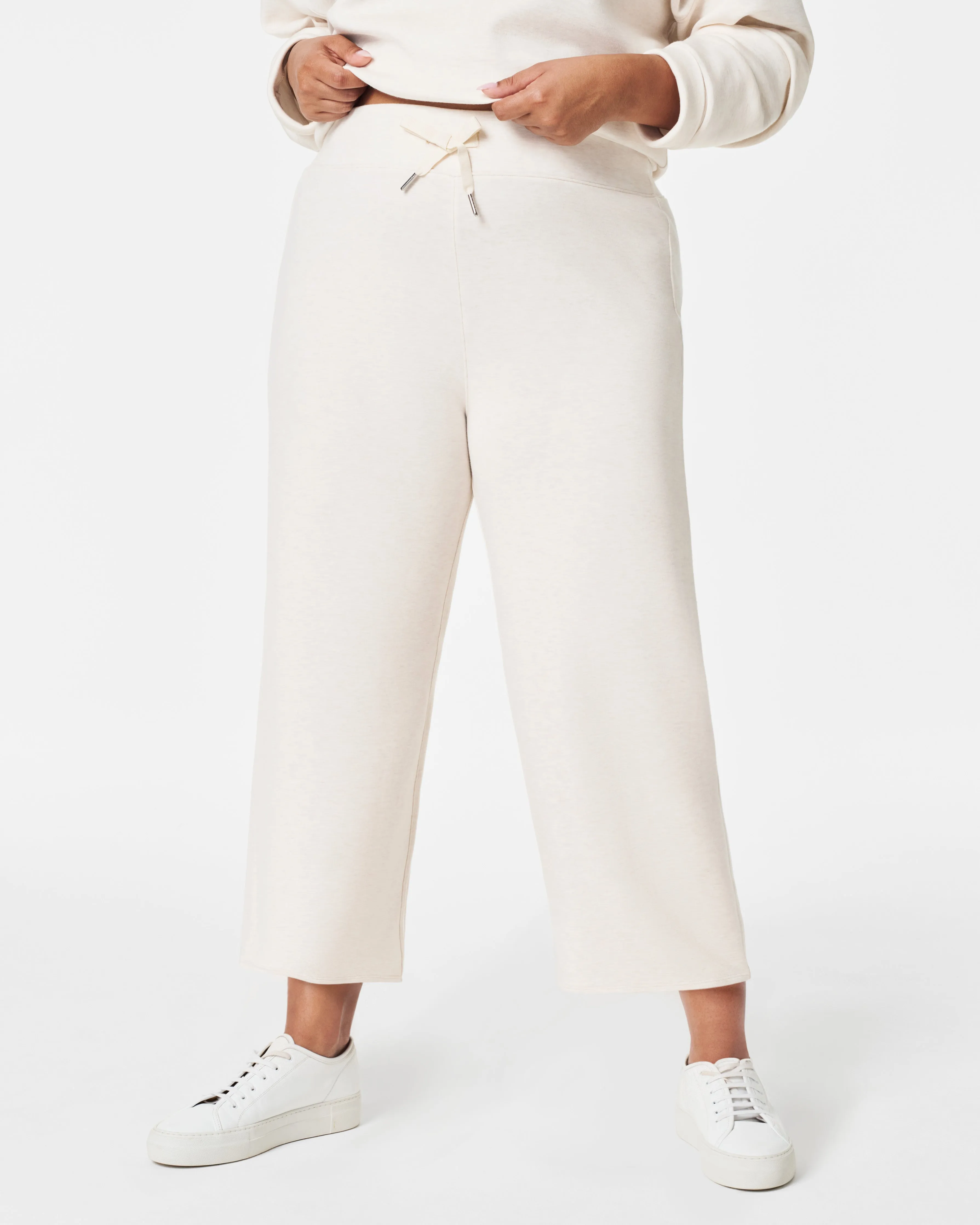 AirEssentials Cropped Wide Leg Pant