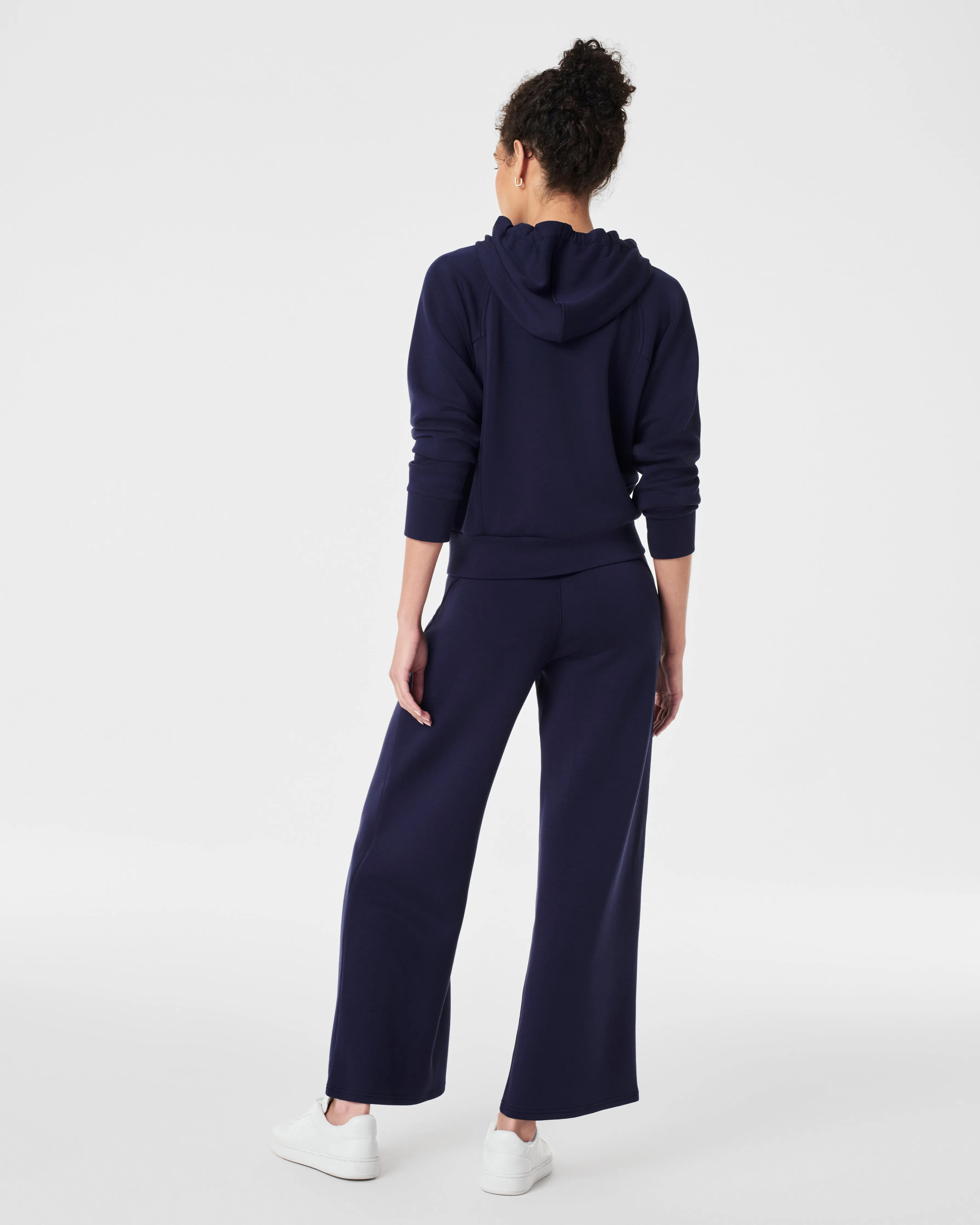 AirEssentials Cropped Wide Leg Pant