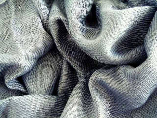 LARGE PLAIN GREY LIGHTWEIGHT SOFT TOUCH PASHMINA SCARF