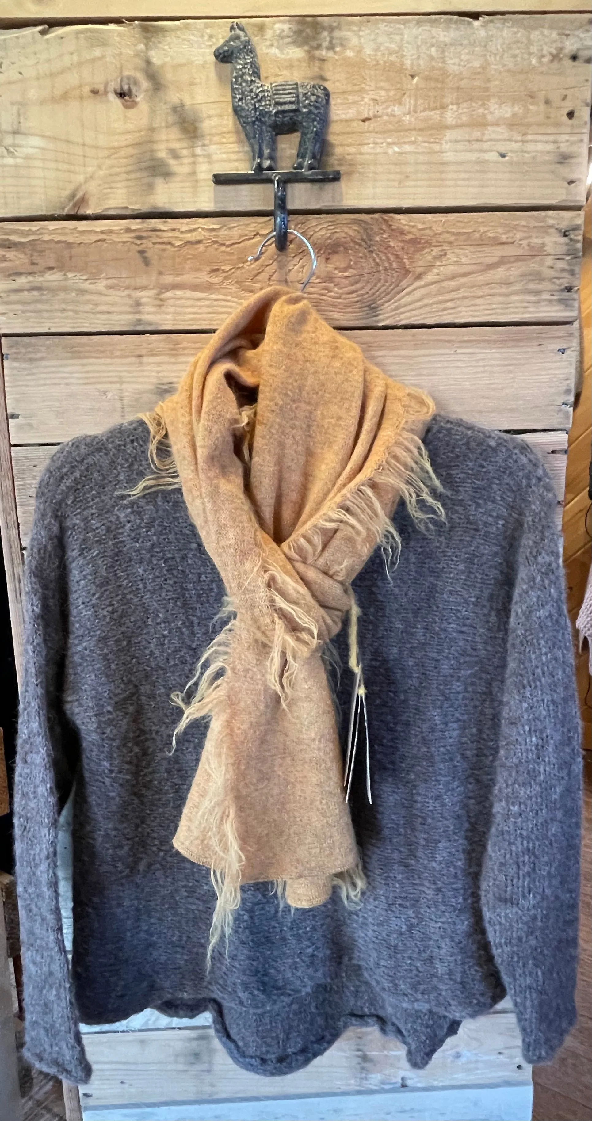 MIA PERU RUSTIC SCARF / SHAWL