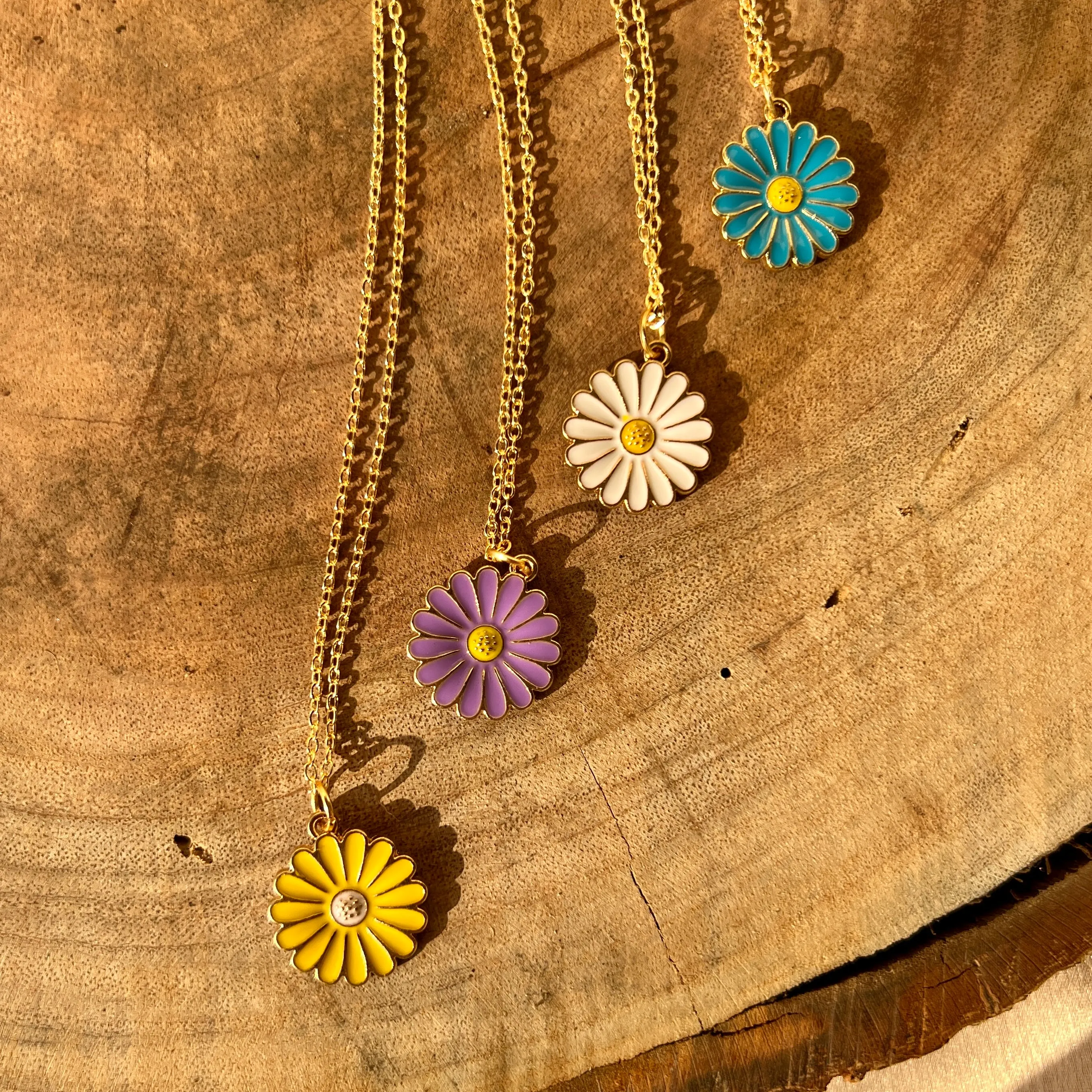 Rack Jack Y2K Charm Pendant Gold Necklace - Daisy - Purple